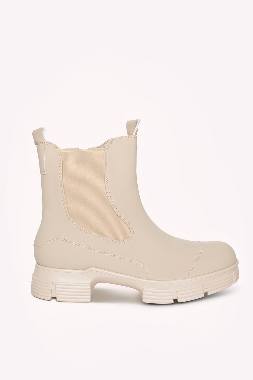 Offwhite boots