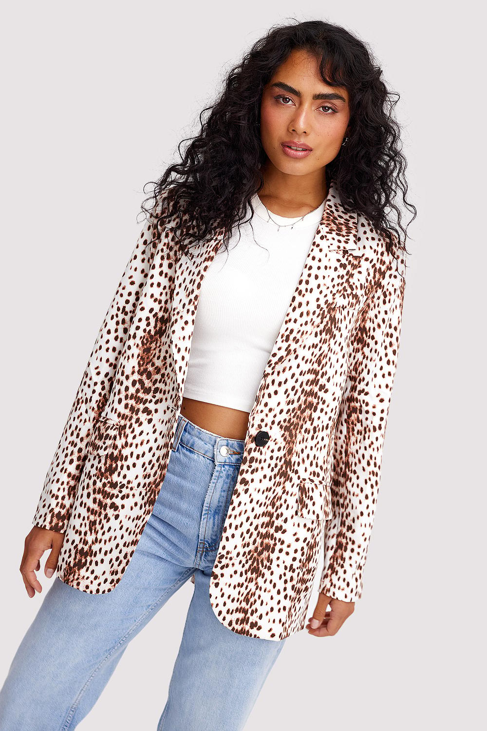 Beige blazer with leopard print