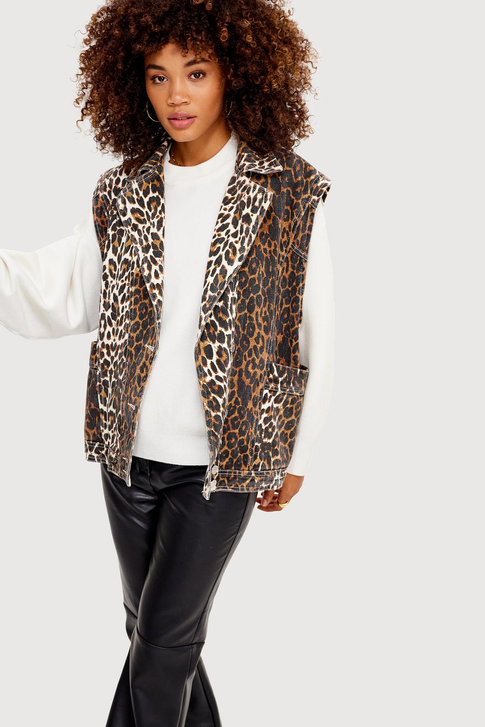 Waistcoat with leopard print