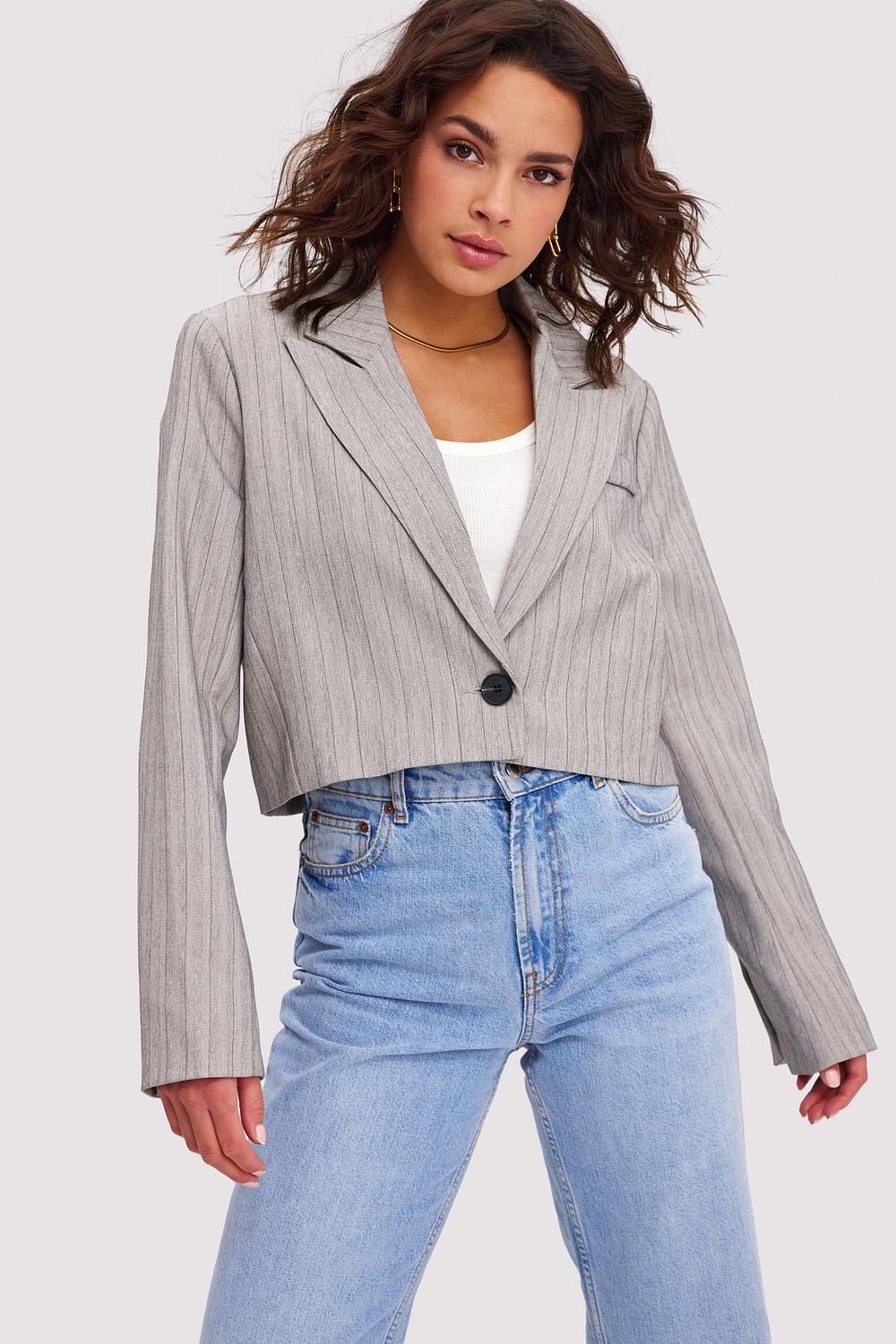 Grey cropped blazer with stripes