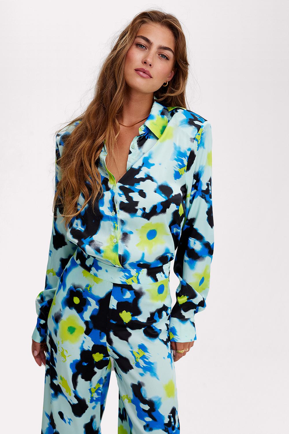 Blue blouse with graphic print