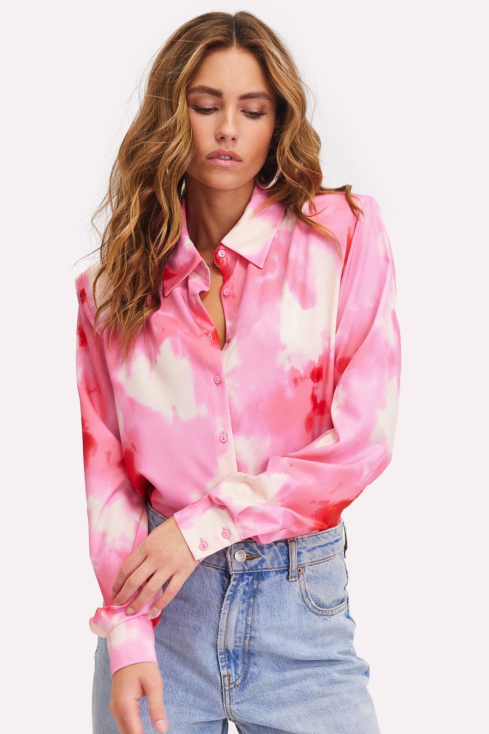 Blusa rosa con estampado tie-dye