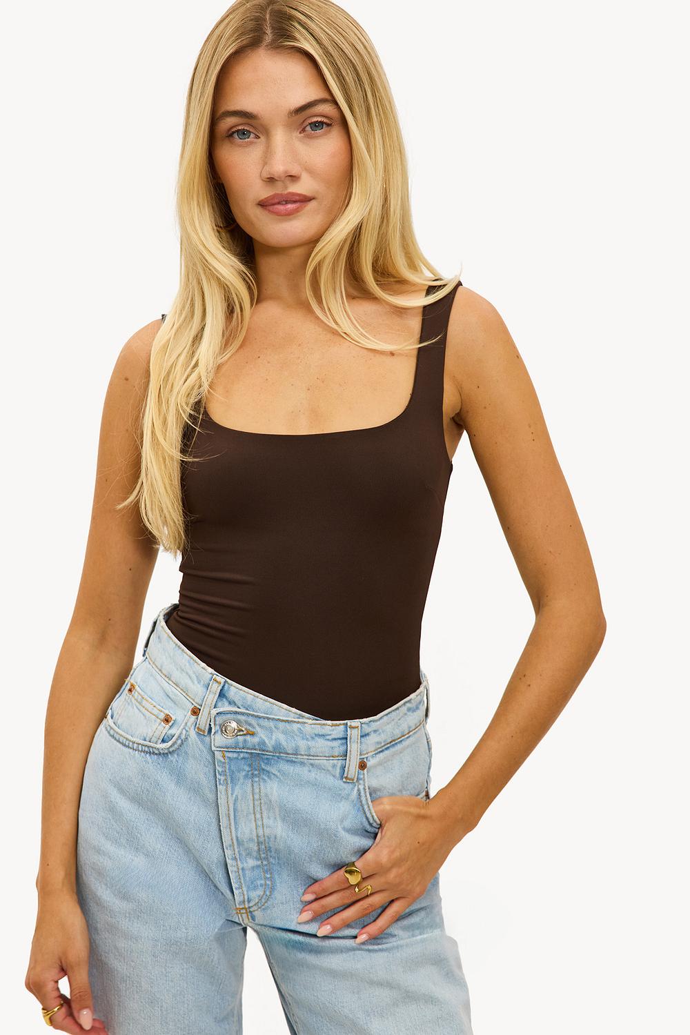 Body marron foncé