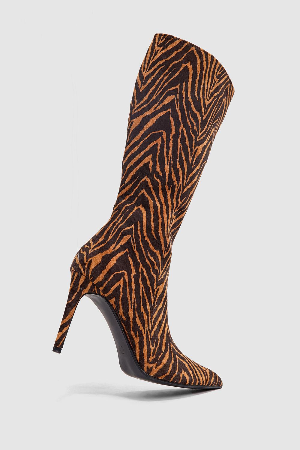 Camelkleurige laarzen met zebraprint