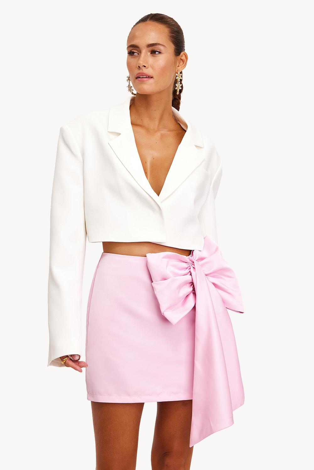 Pink mini skirt with bow