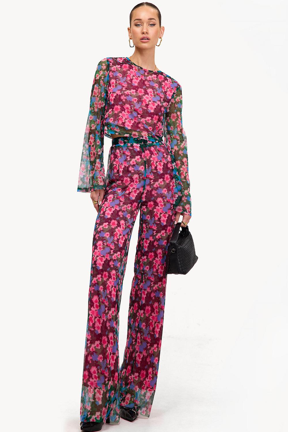 Roze broek met bloemenprint