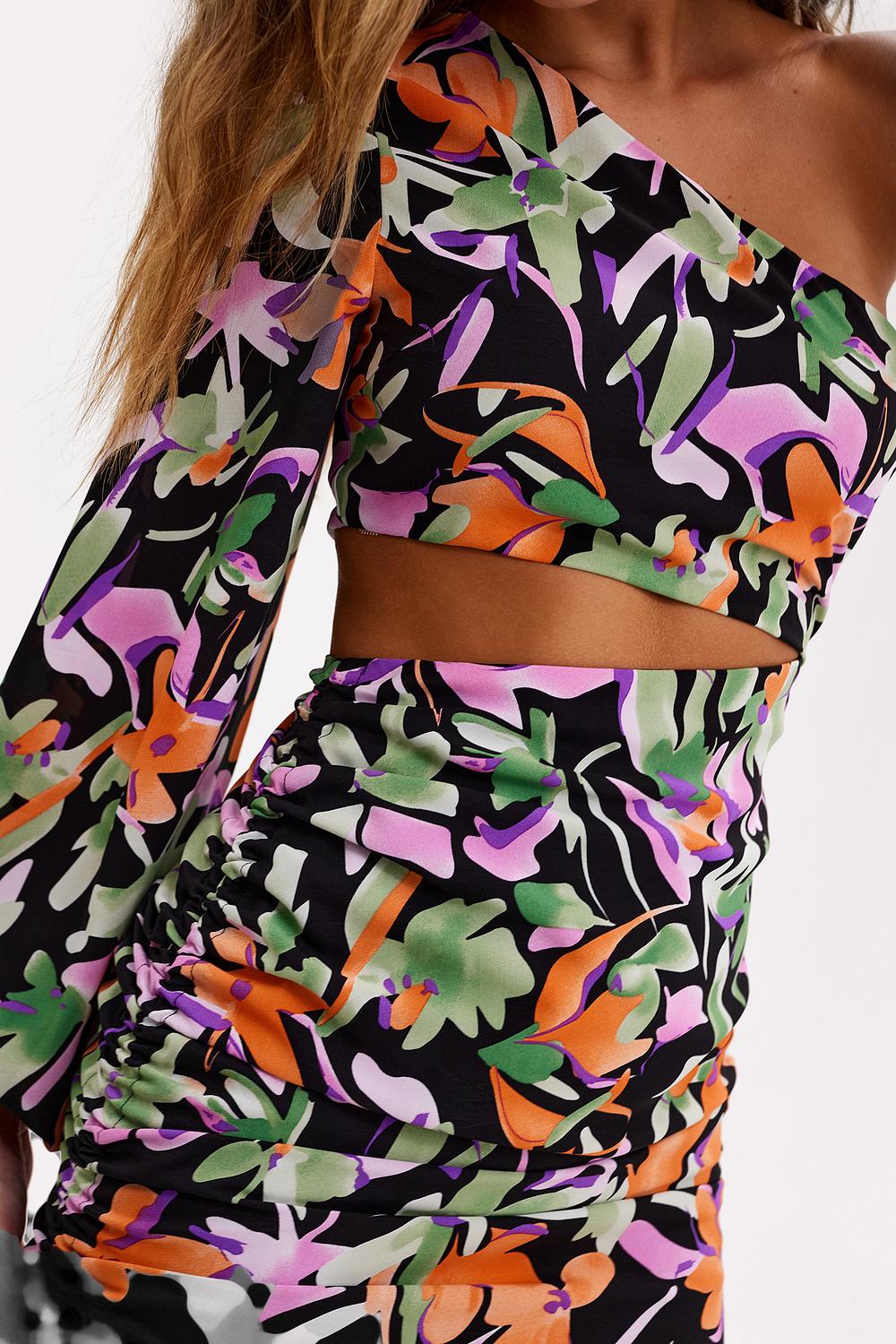 Robe noire shop imprimé fleuri