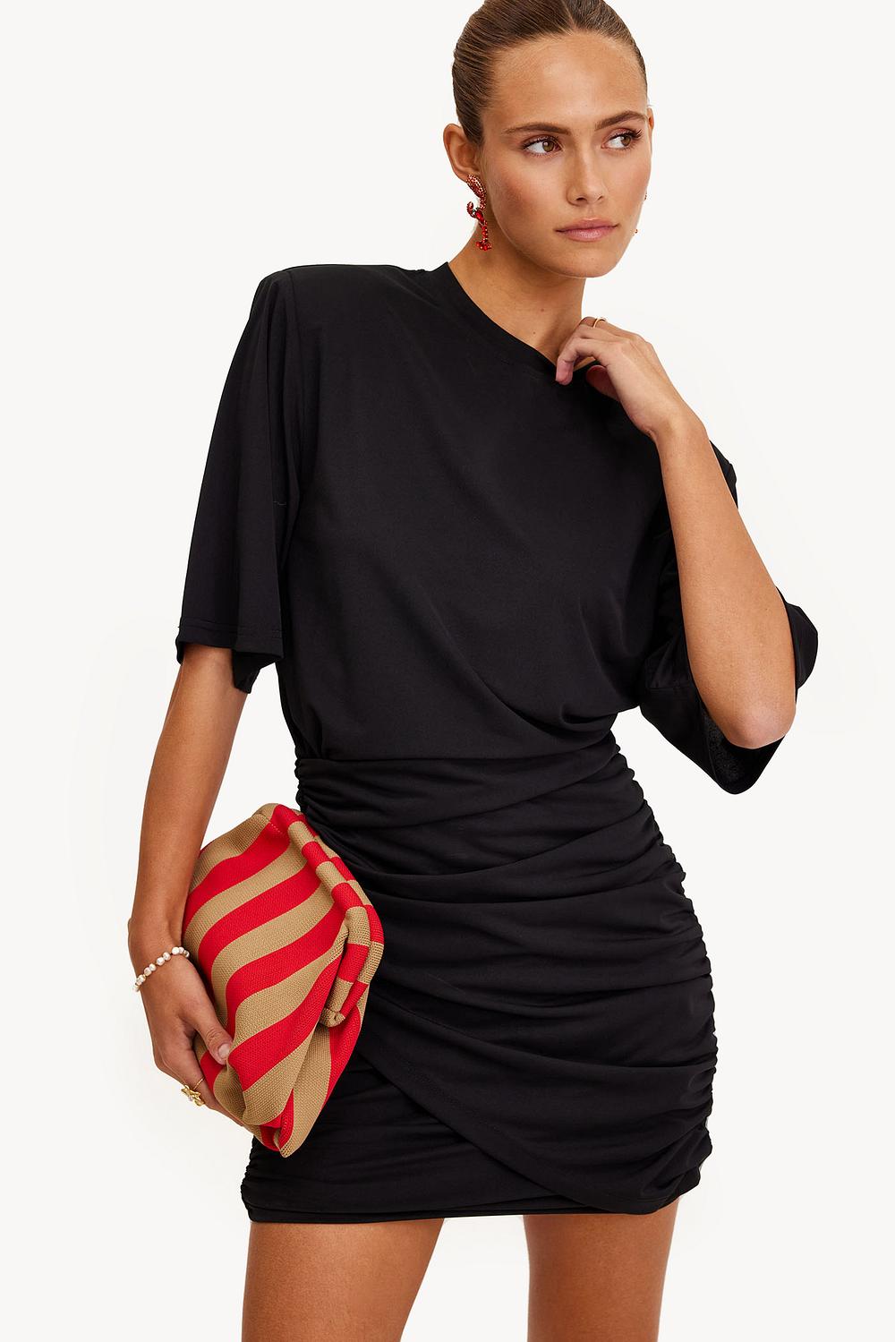 Vestido tipo camiseta negro