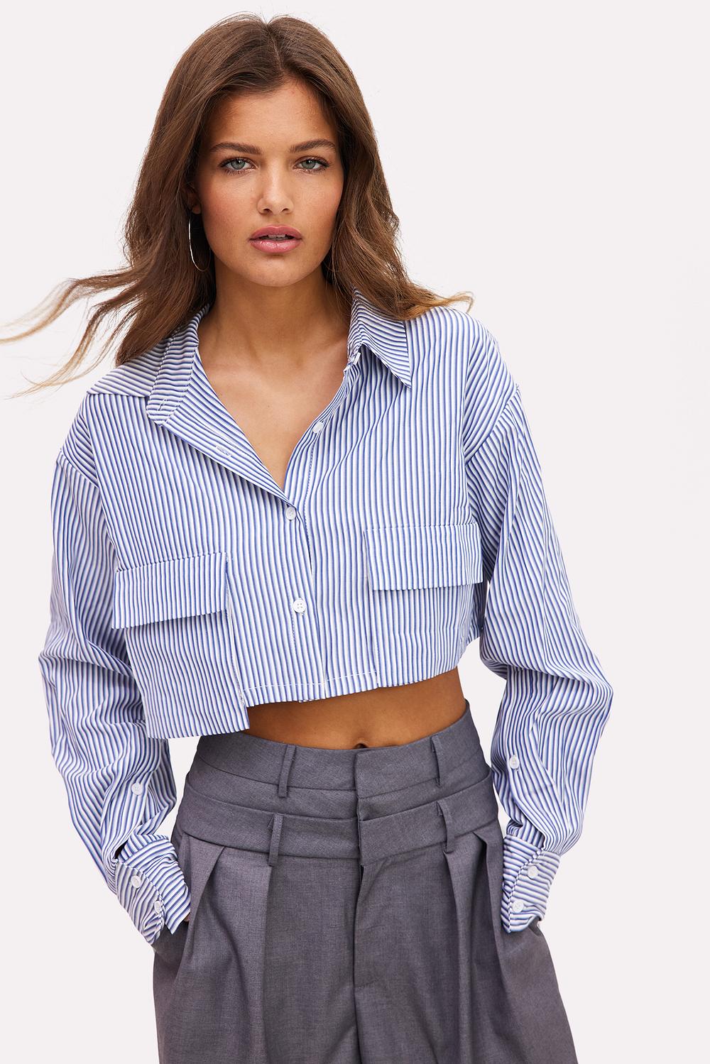 Blusa de rayas azul oscuro