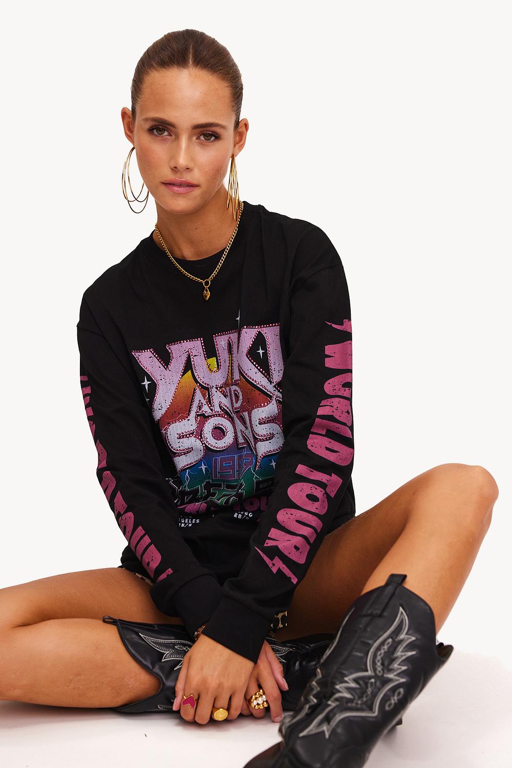 T-shirt noir au style affirmé