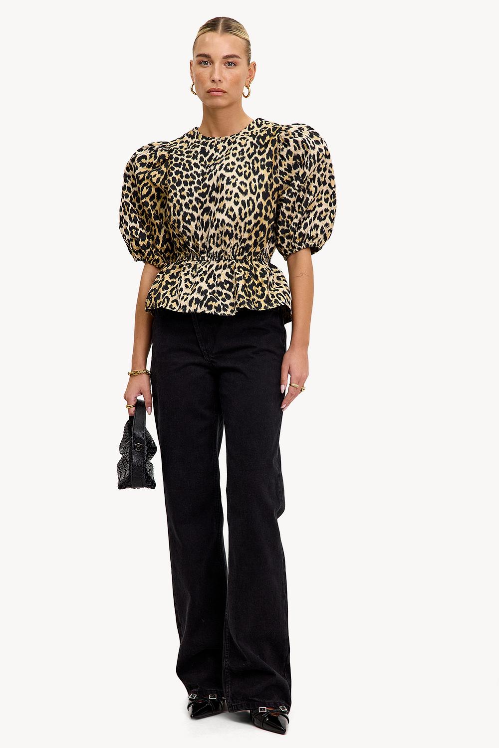 Top marrón con estampado de leopardo