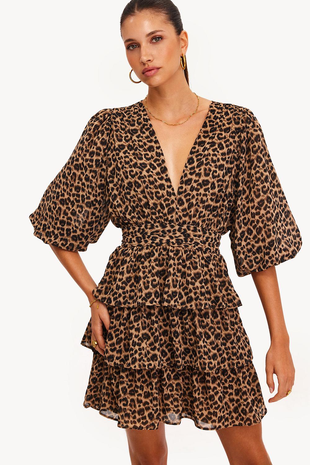Robe noire à imprimé léopard