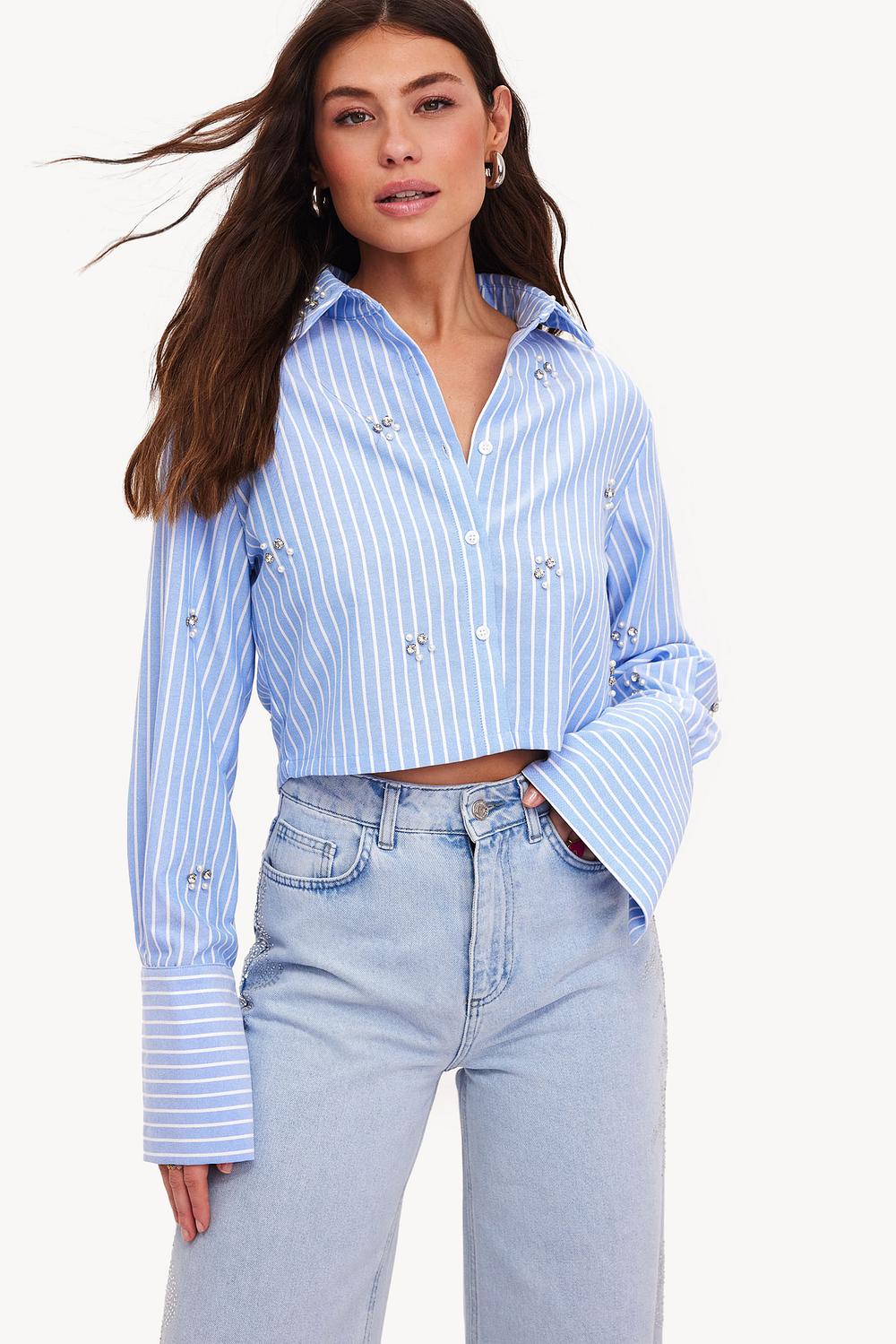 Blusa azul a rayas