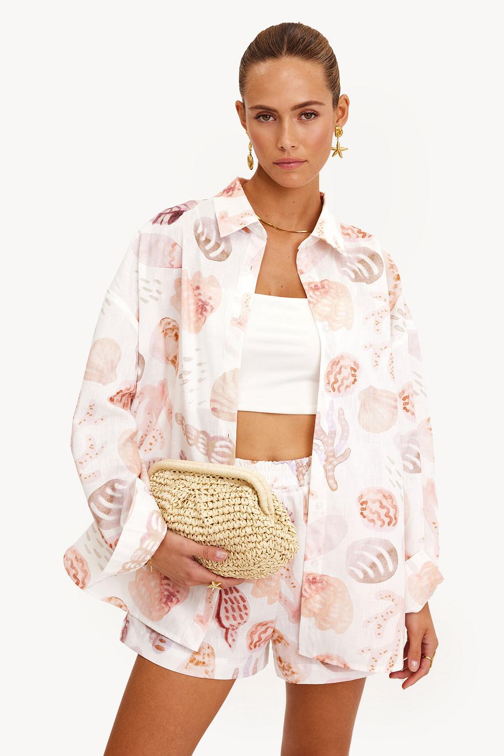 Blusa blanca con estampado marinero