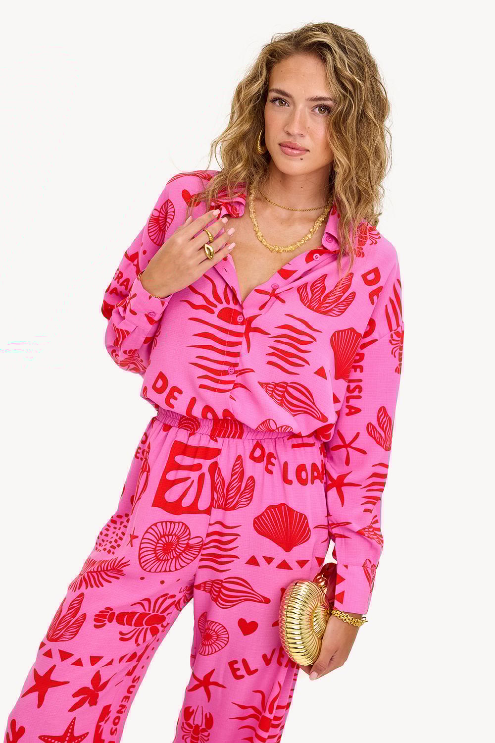 Blusa rosa con estampado gráfico