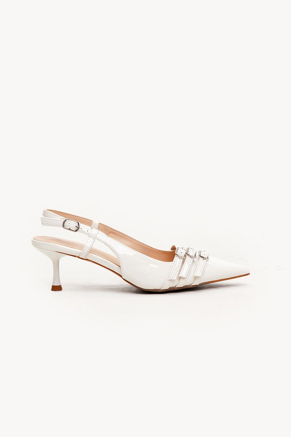Zapatos destalonados blancos