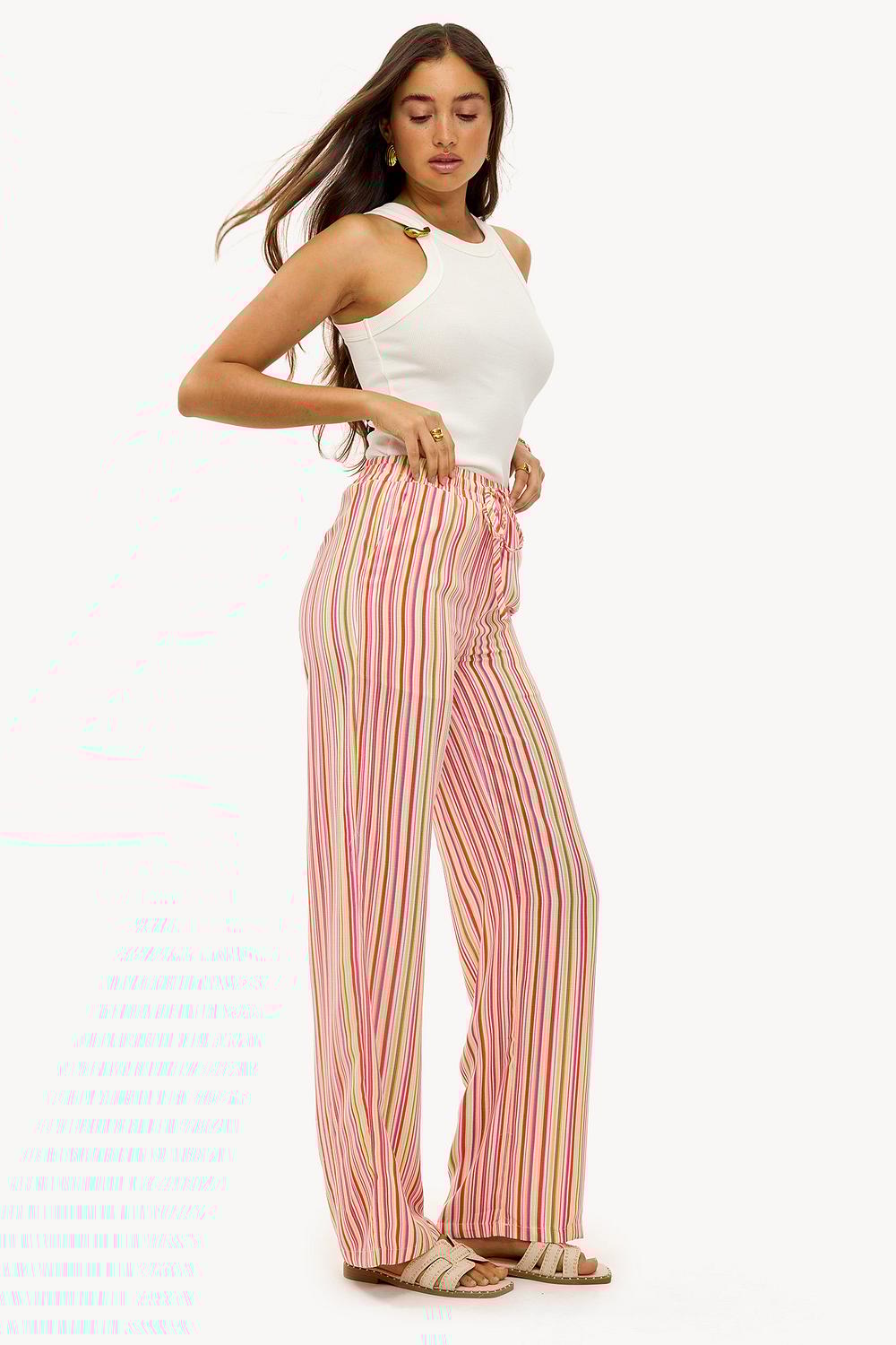 Pantalones rojos a rayas