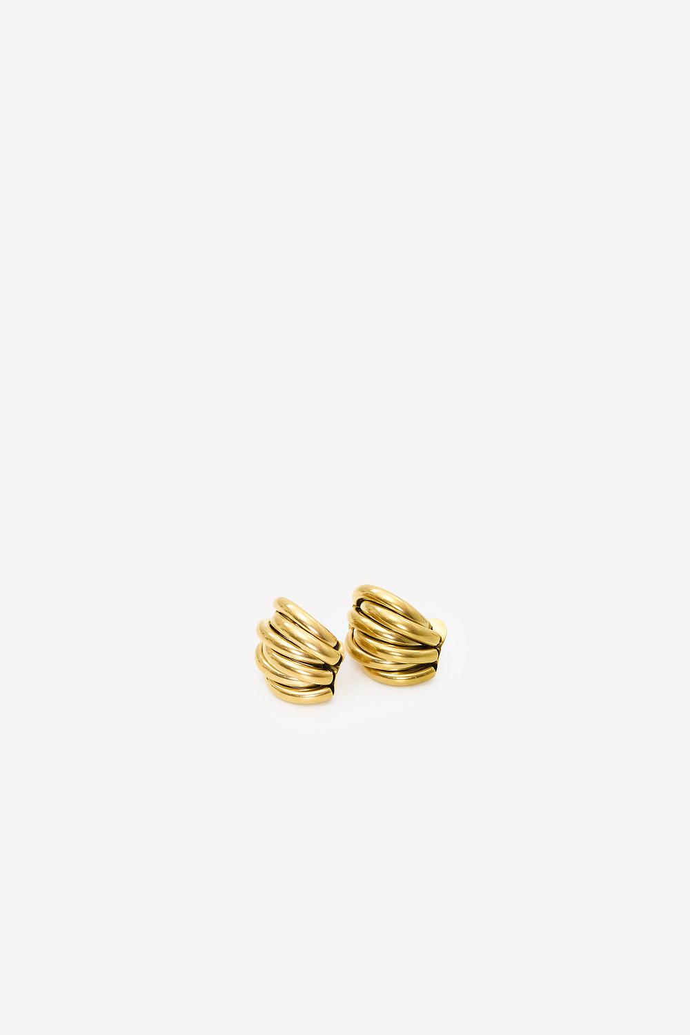 Pendientes llamativos dorados