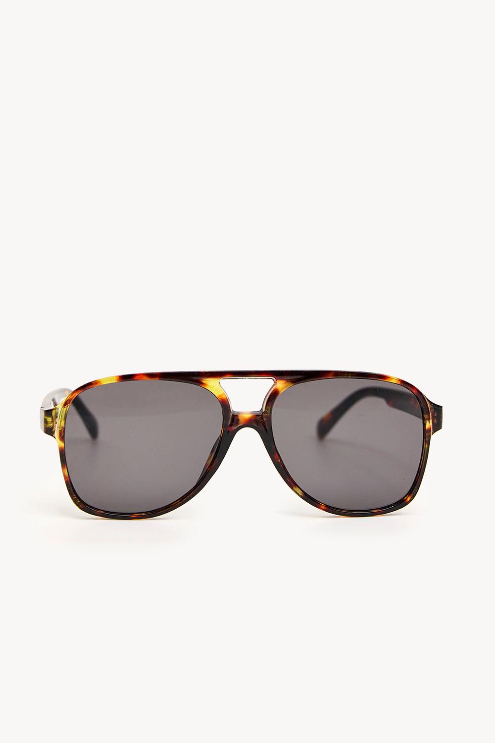 Lunettes de soleil marron