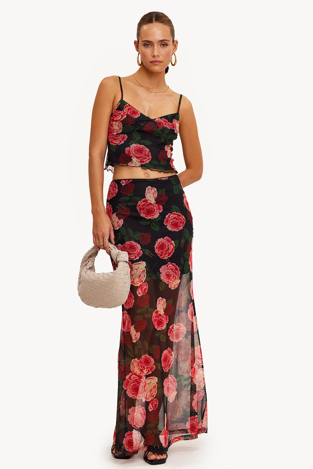 Black maxi skirt with roses print