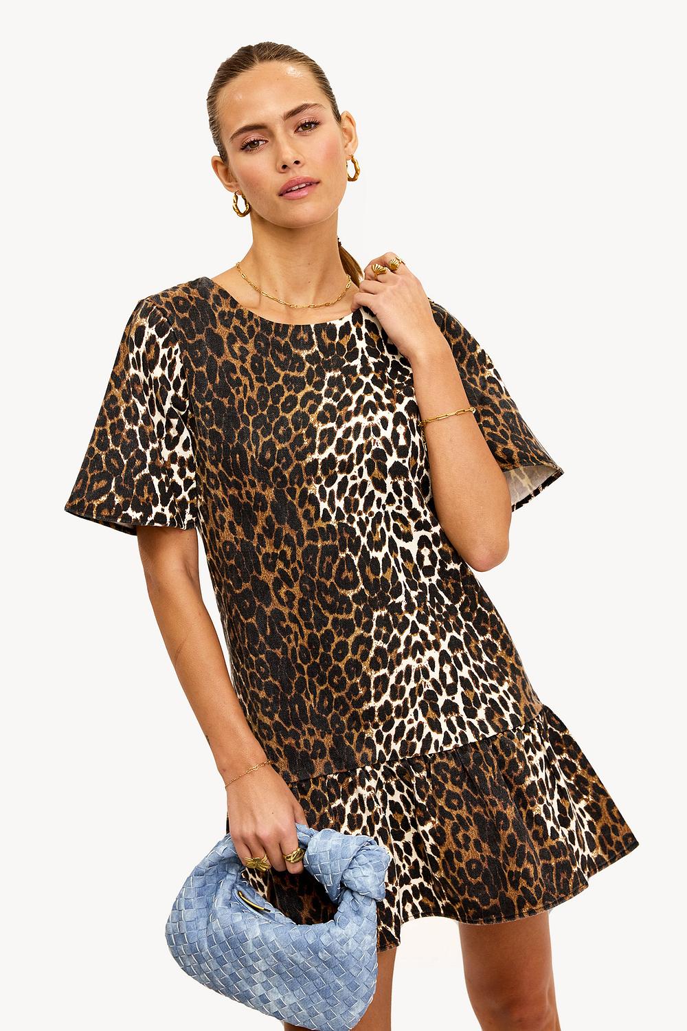 Vestido marrón con estampado de leopardo