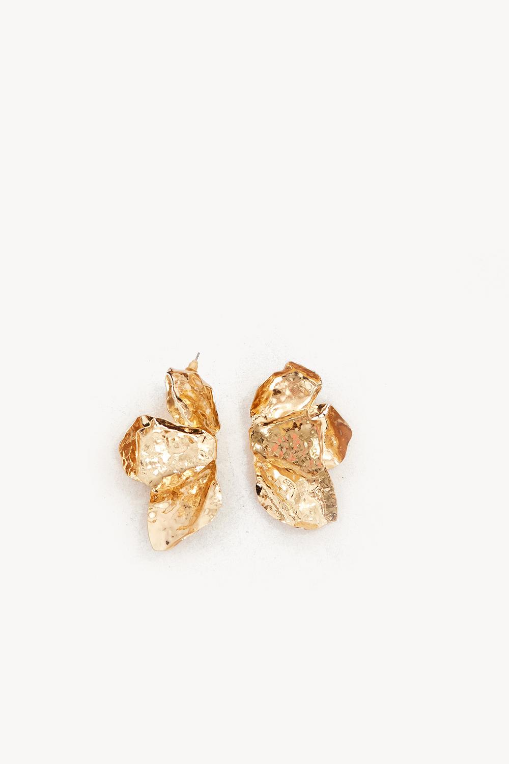 Golden flower earrings