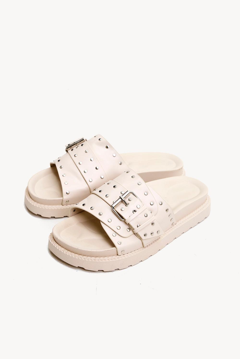 Beige slippers