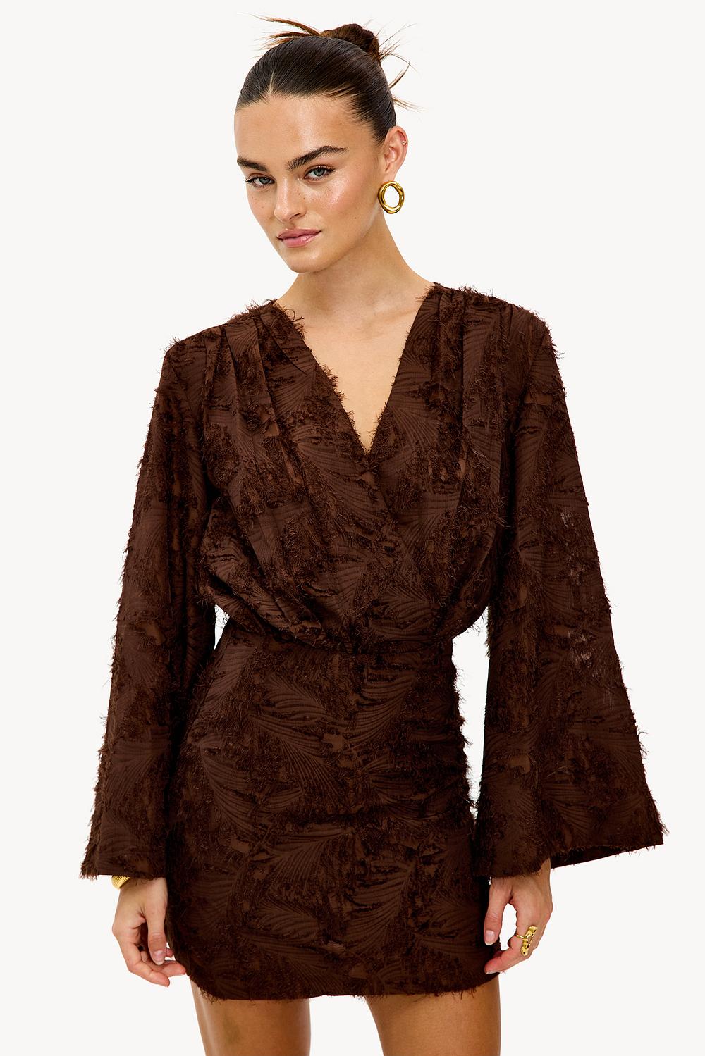 Vestido marrón oscuro