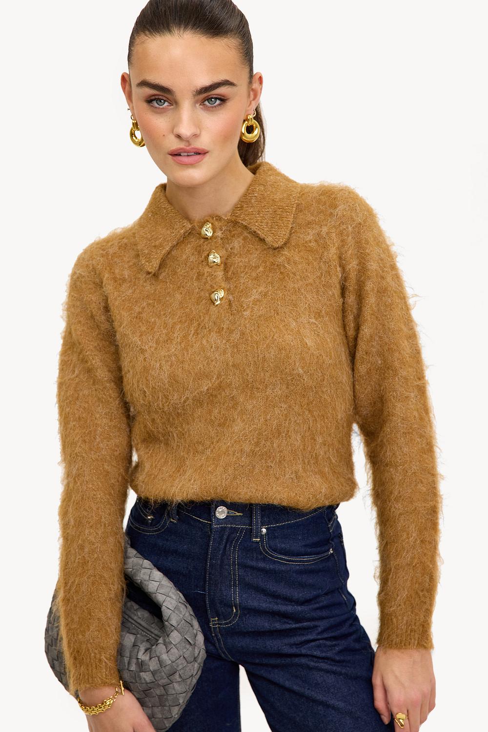 Jersey marrón esponjoso