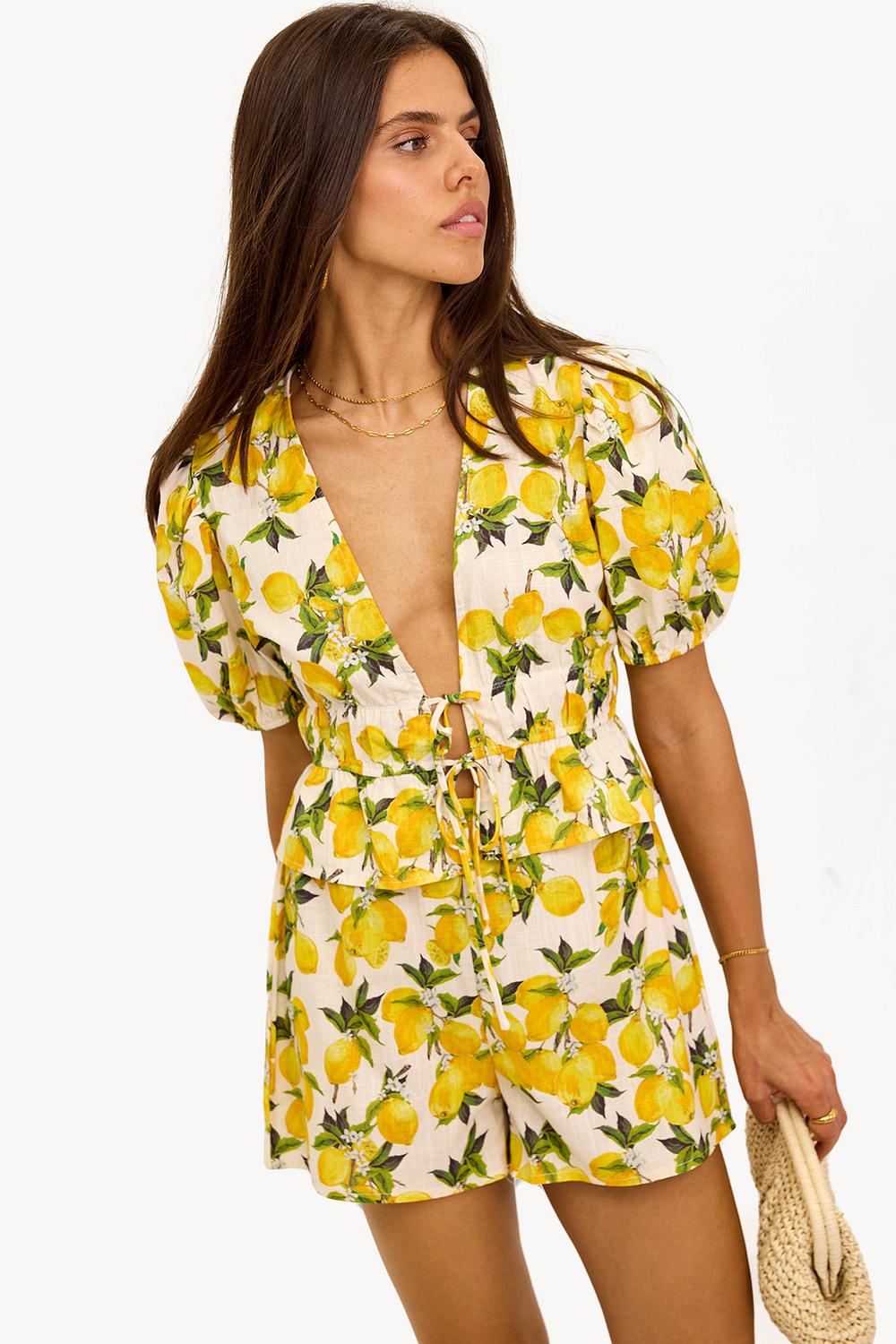 Chemisier jaune à imprimé tropical