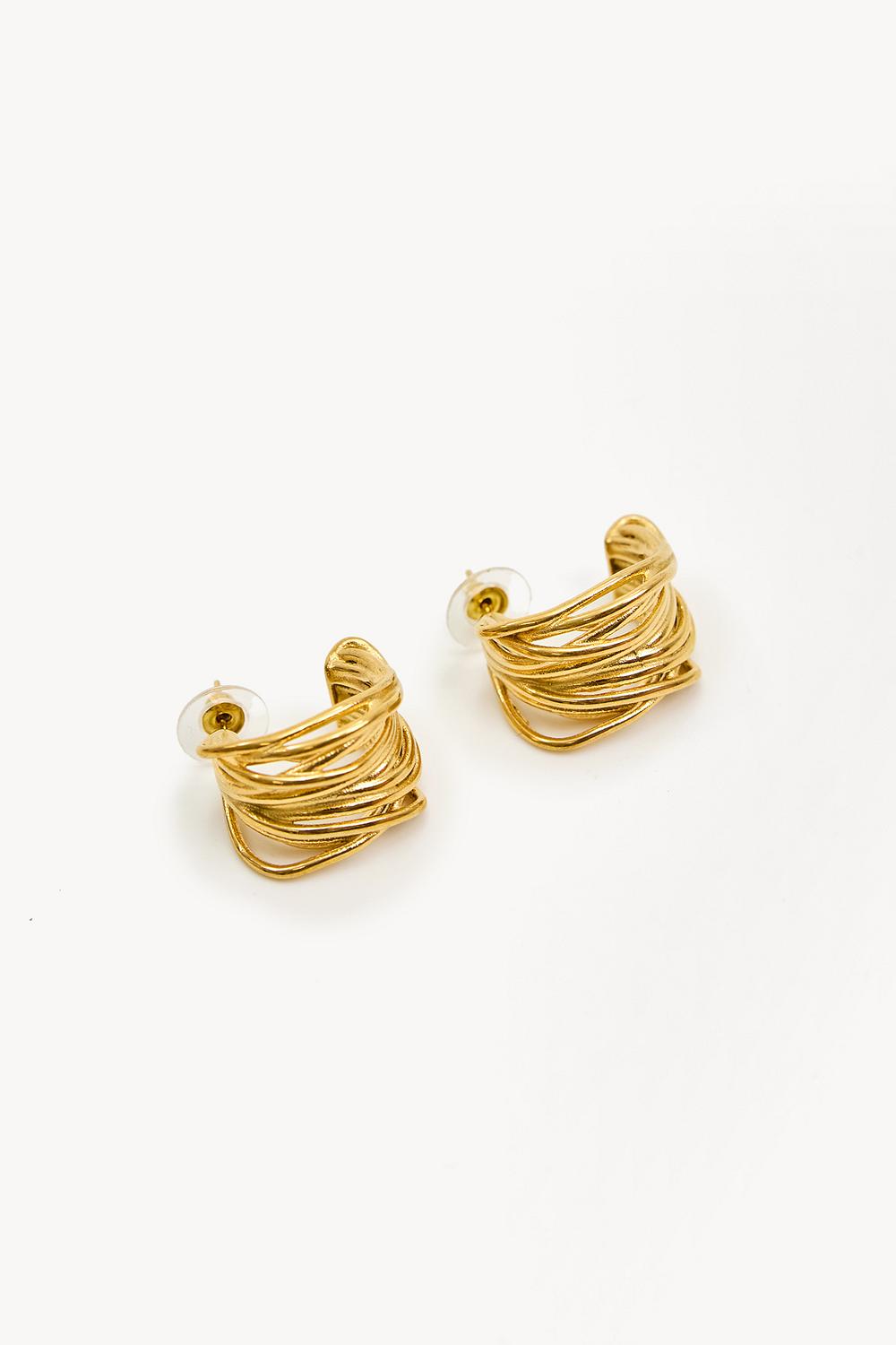Pendientes dorados con medias anillas