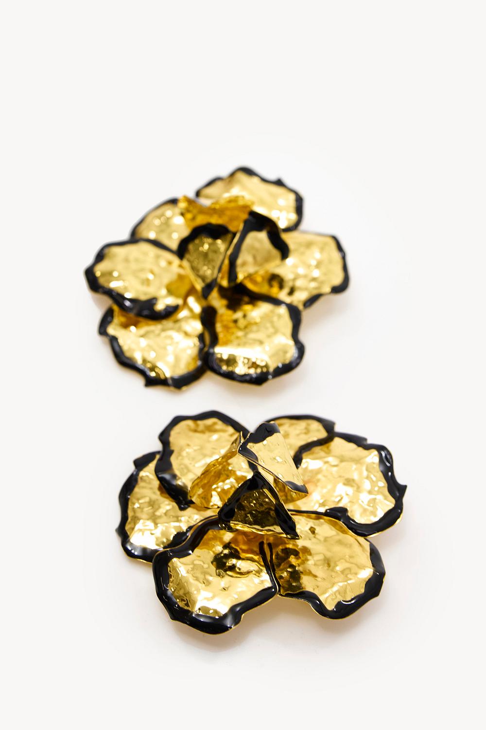 Pendientes flor dorada