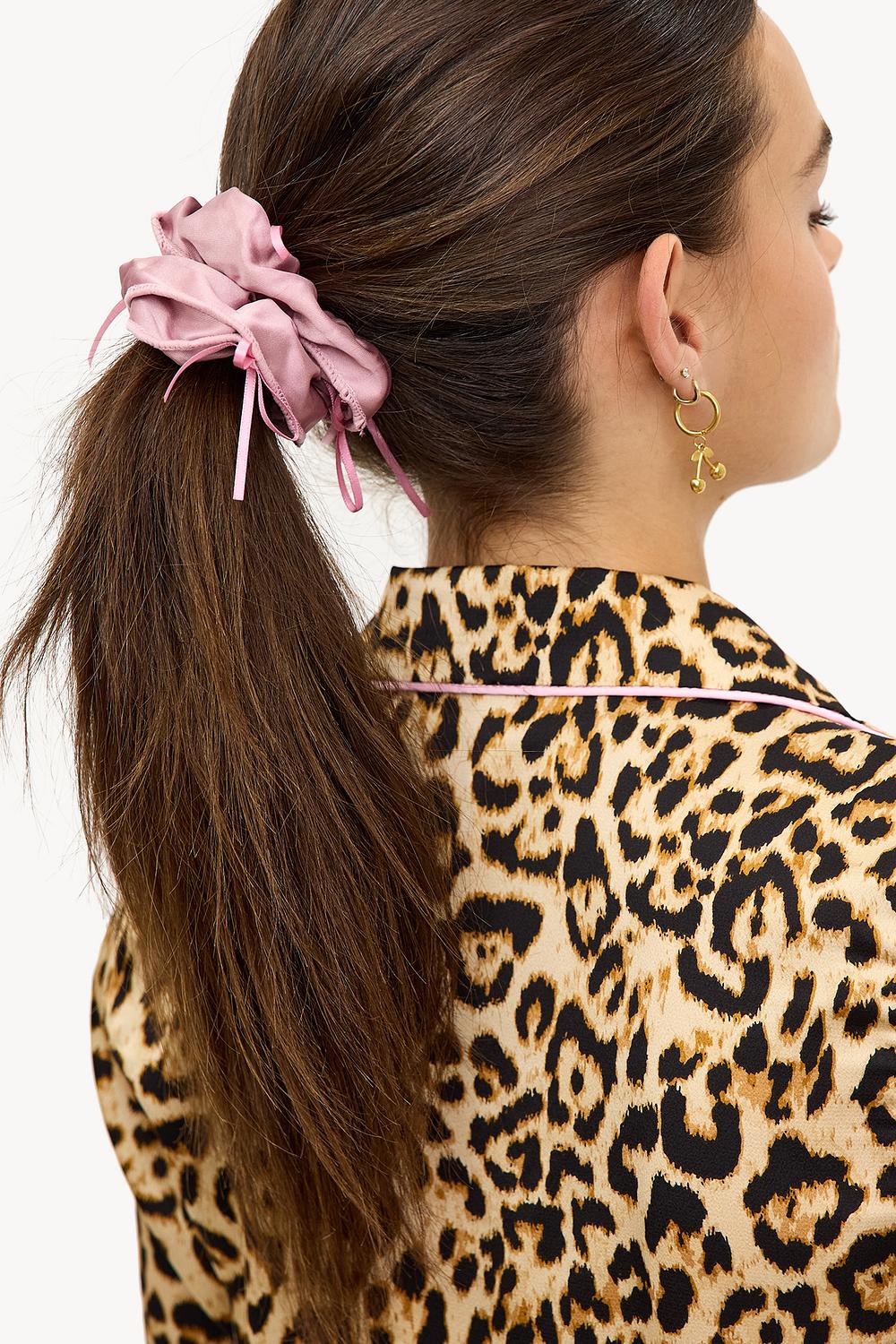 Roze scrunchie