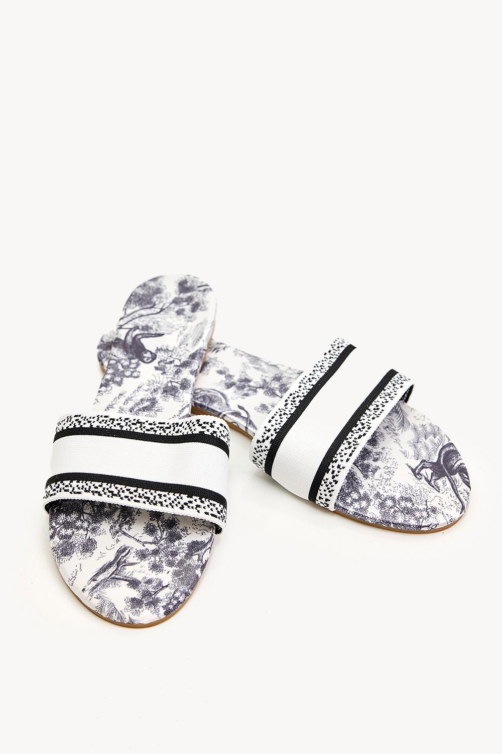 Chaussons blancs à imprimé graphique