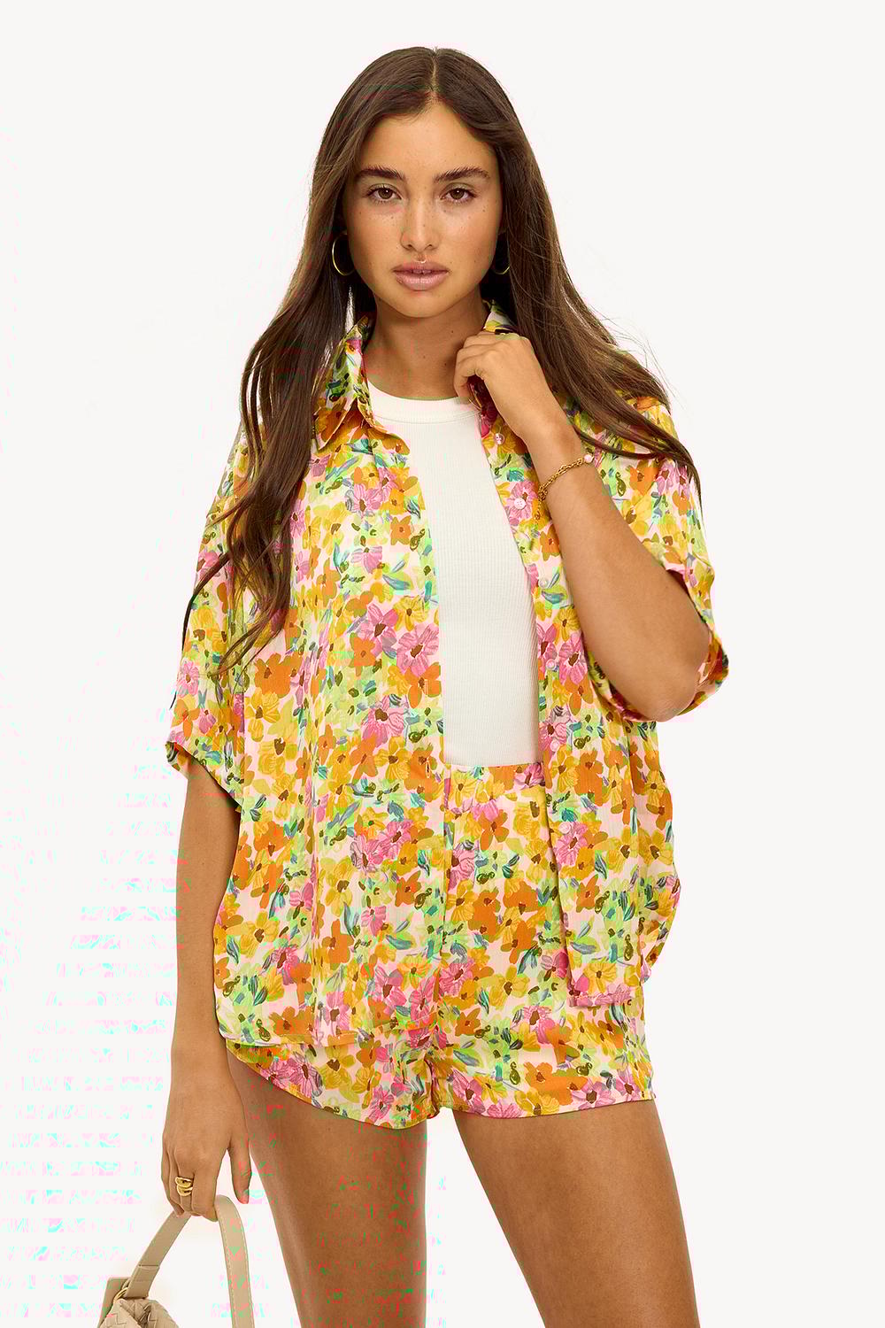 Gele short met bloemenprint