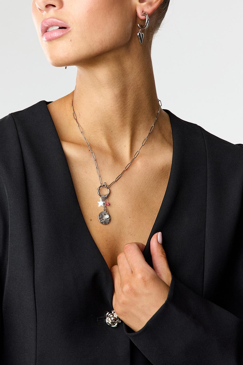 Collar de plata con colgantes