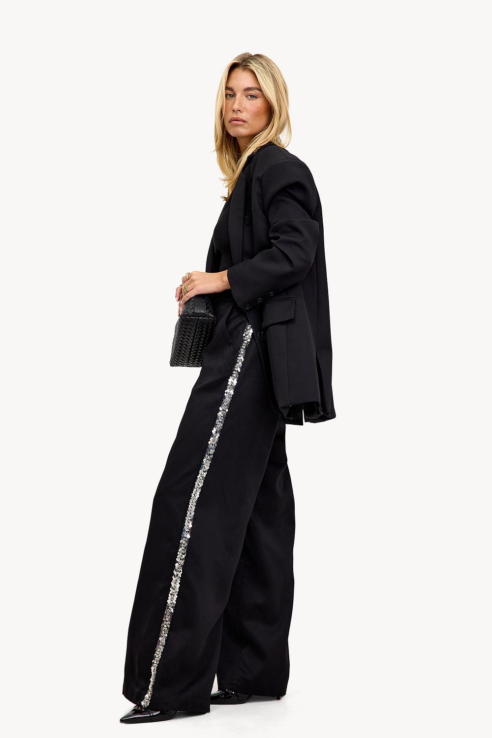 Pantalón negro con lentejuelas