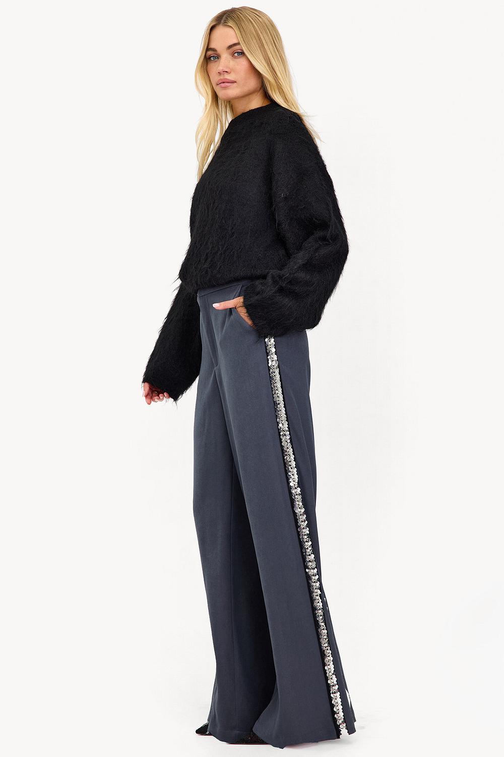 Pantalón gris con lentejuelas
