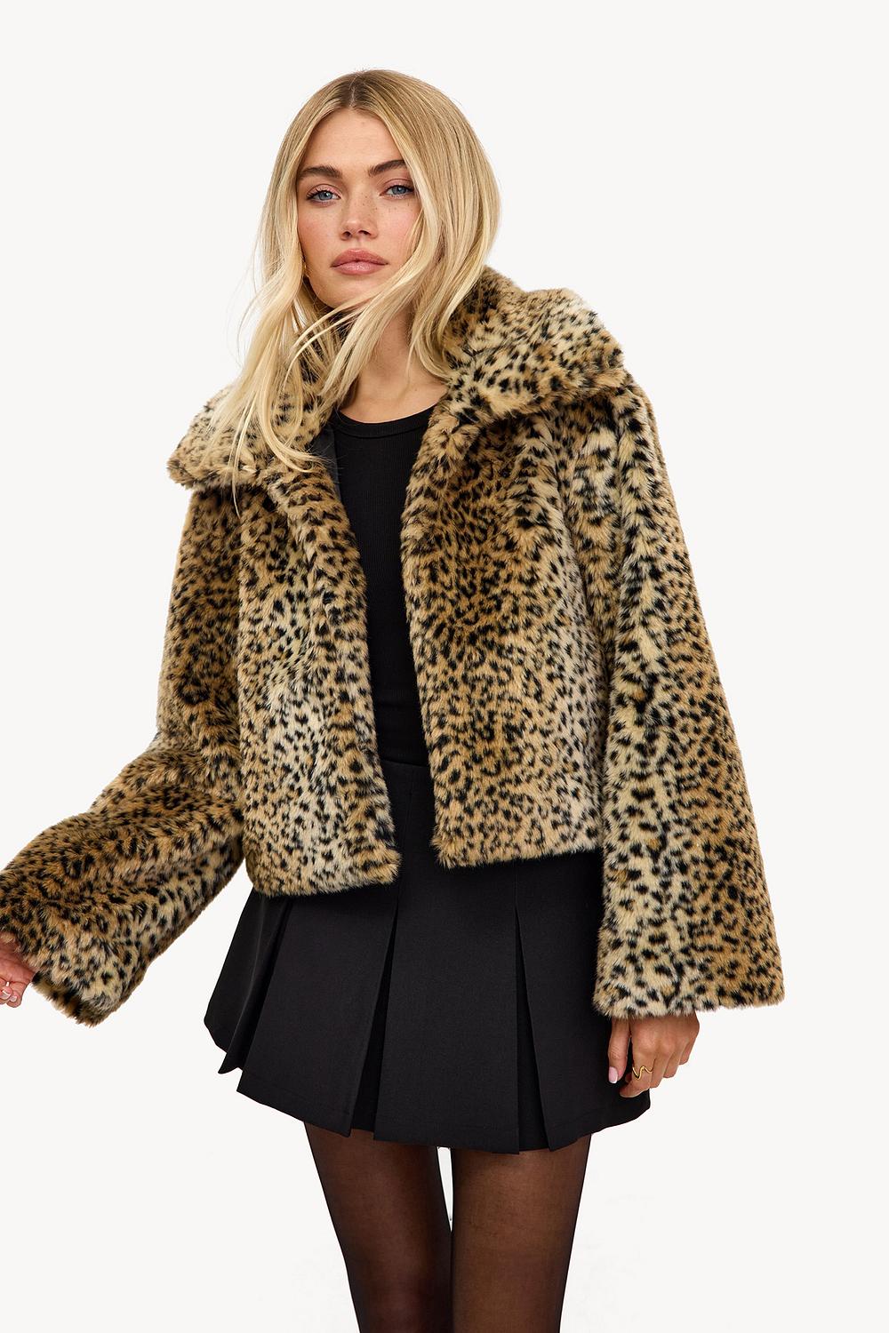 Bruine jas met luipaardprint