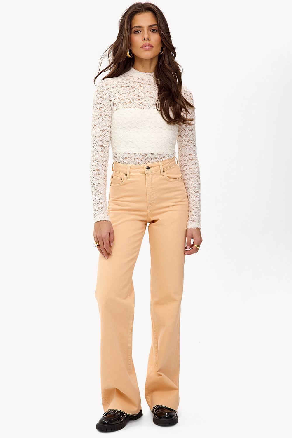 Koraal kleur jeans