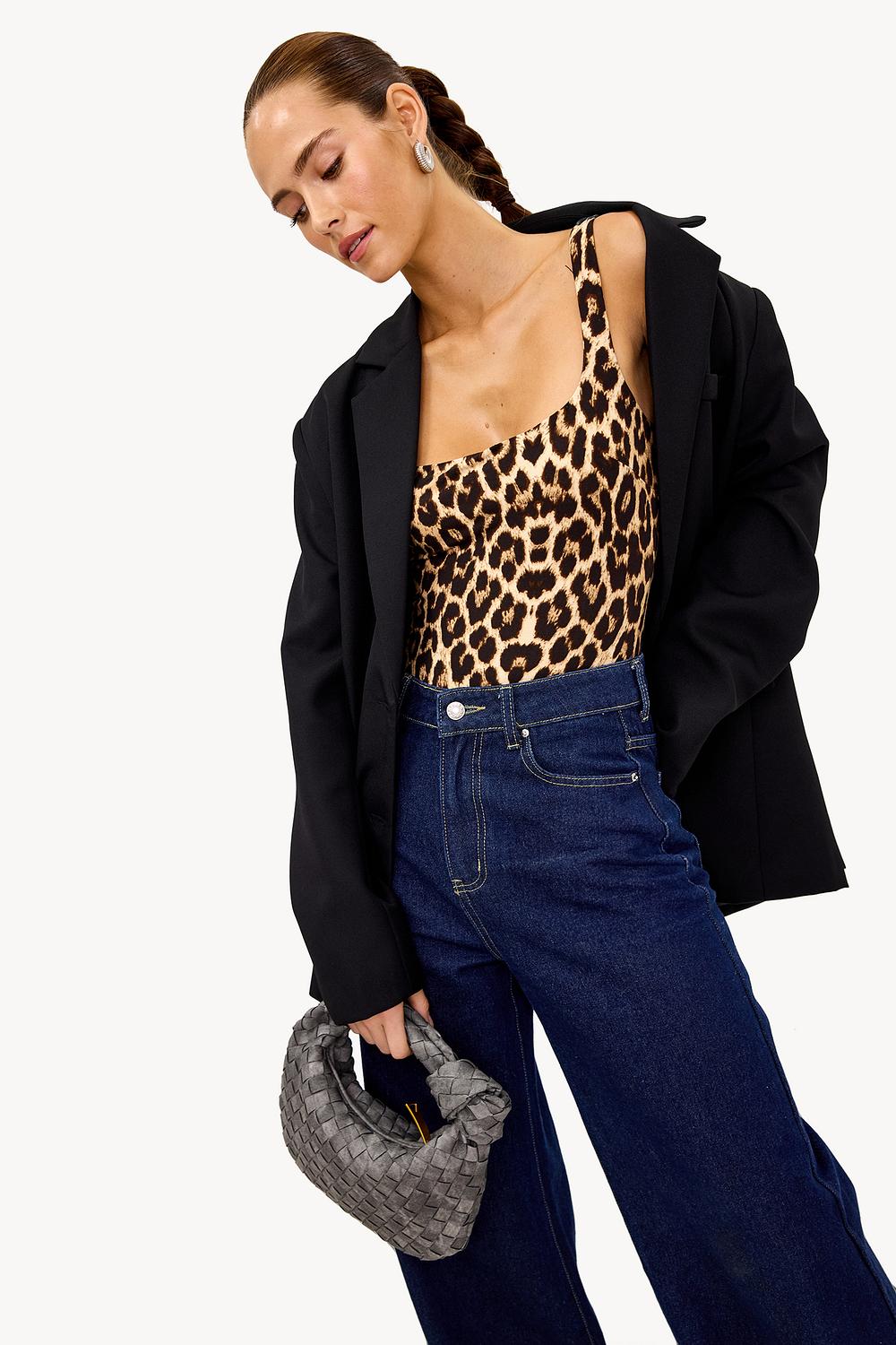 Body marrón con estampado de leopardo