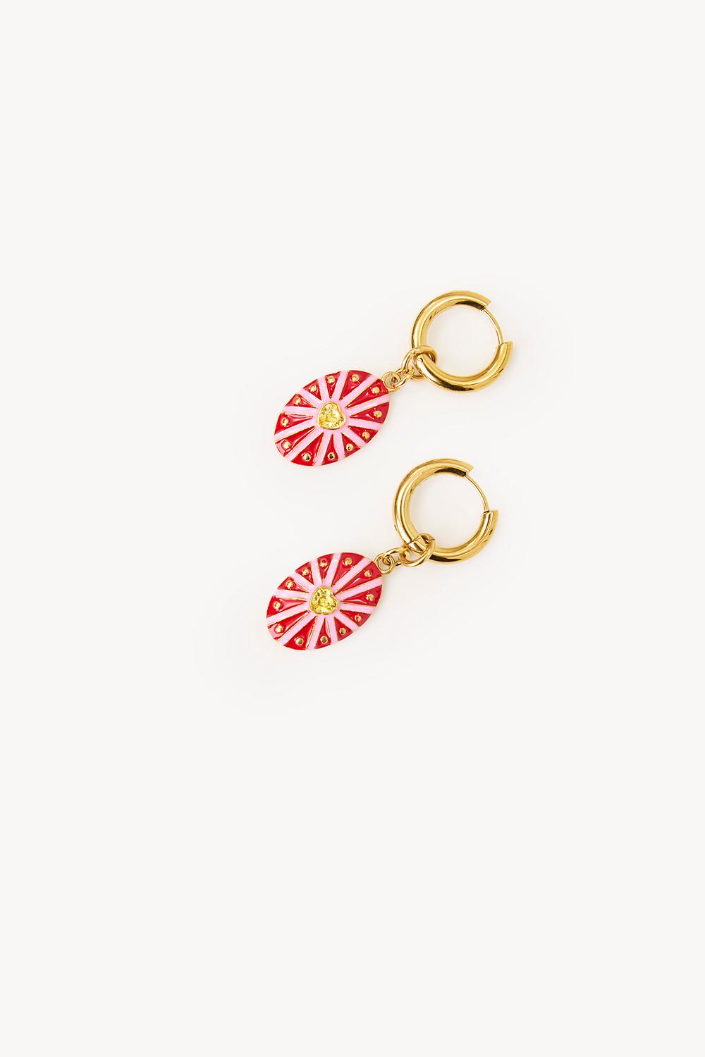 Pendientes dorados con charm