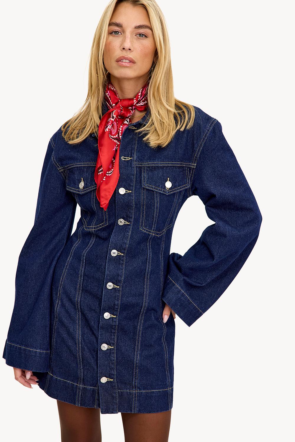 Mini robe en jean bleu
