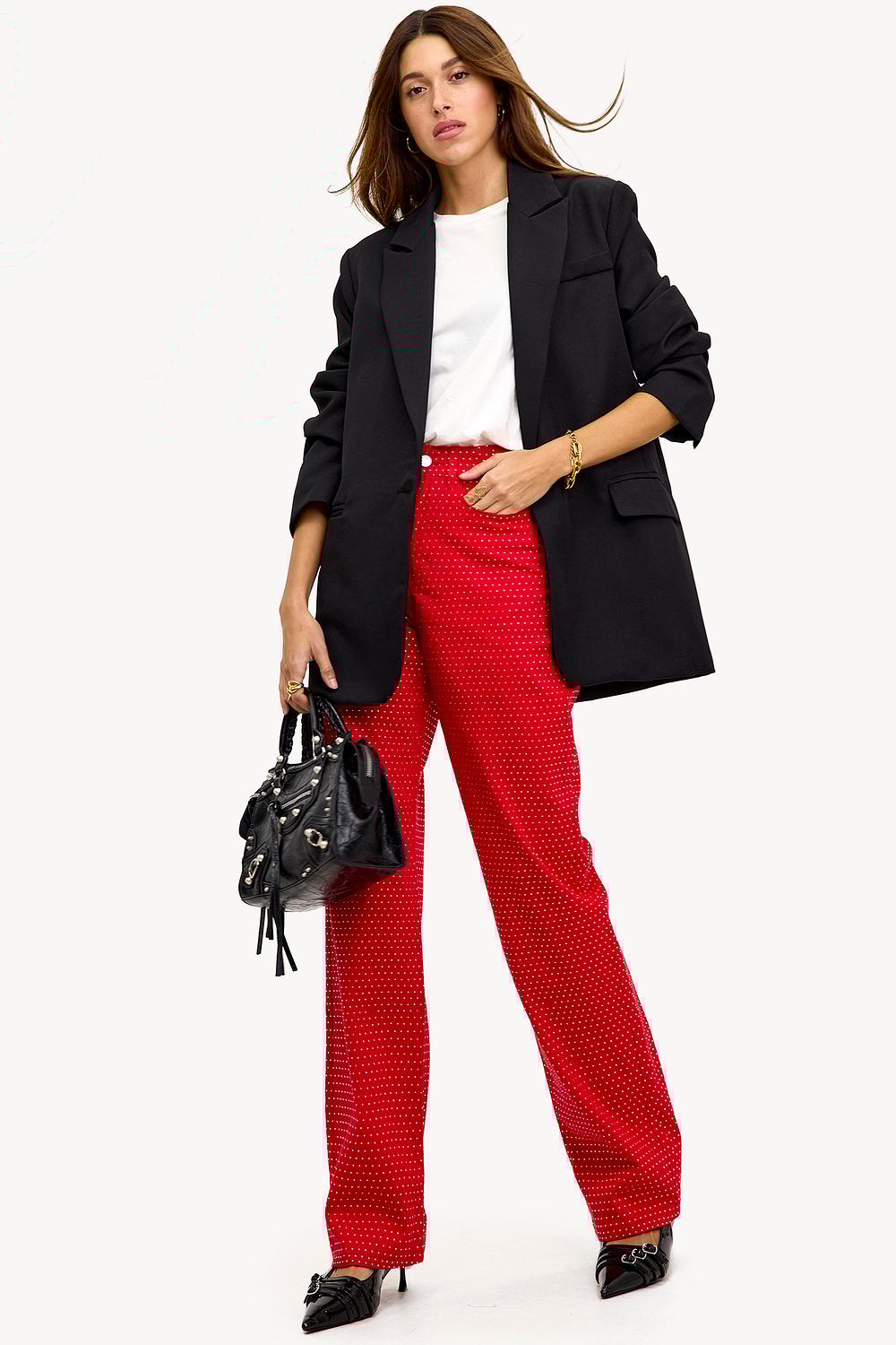 Vaqueros rojos con tachuelas
