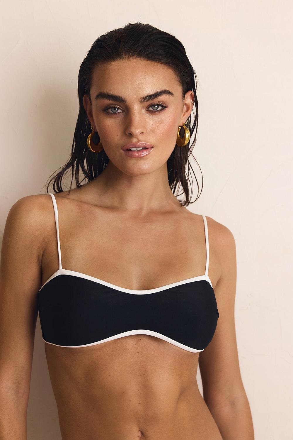 Top de bikini negro