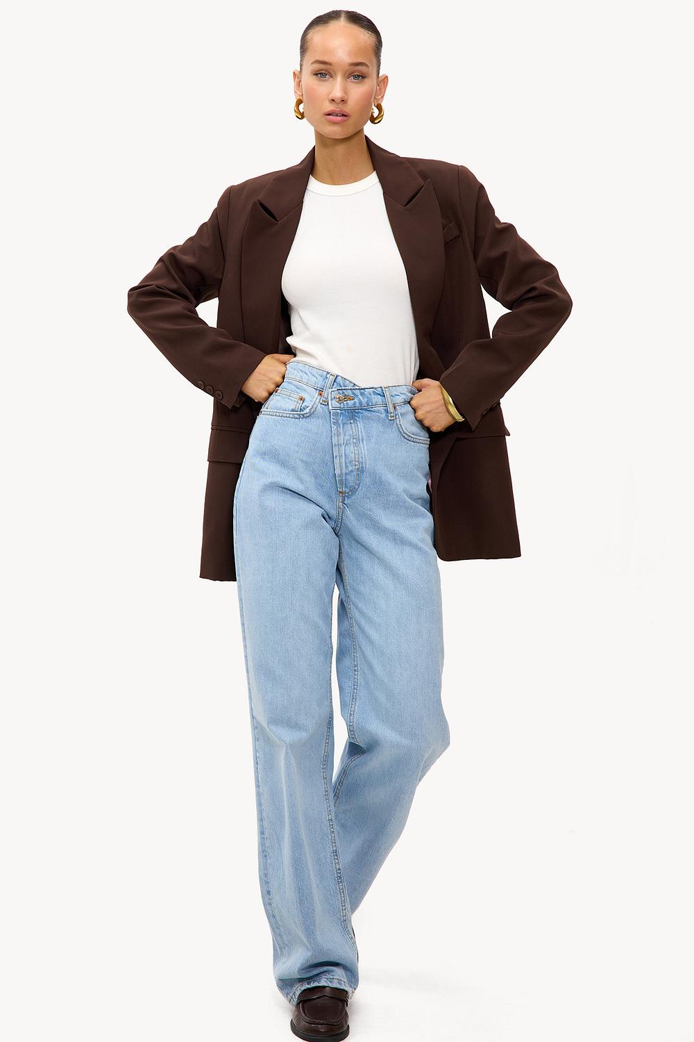 Jeans bleu clair coupe droite mi-hauteur