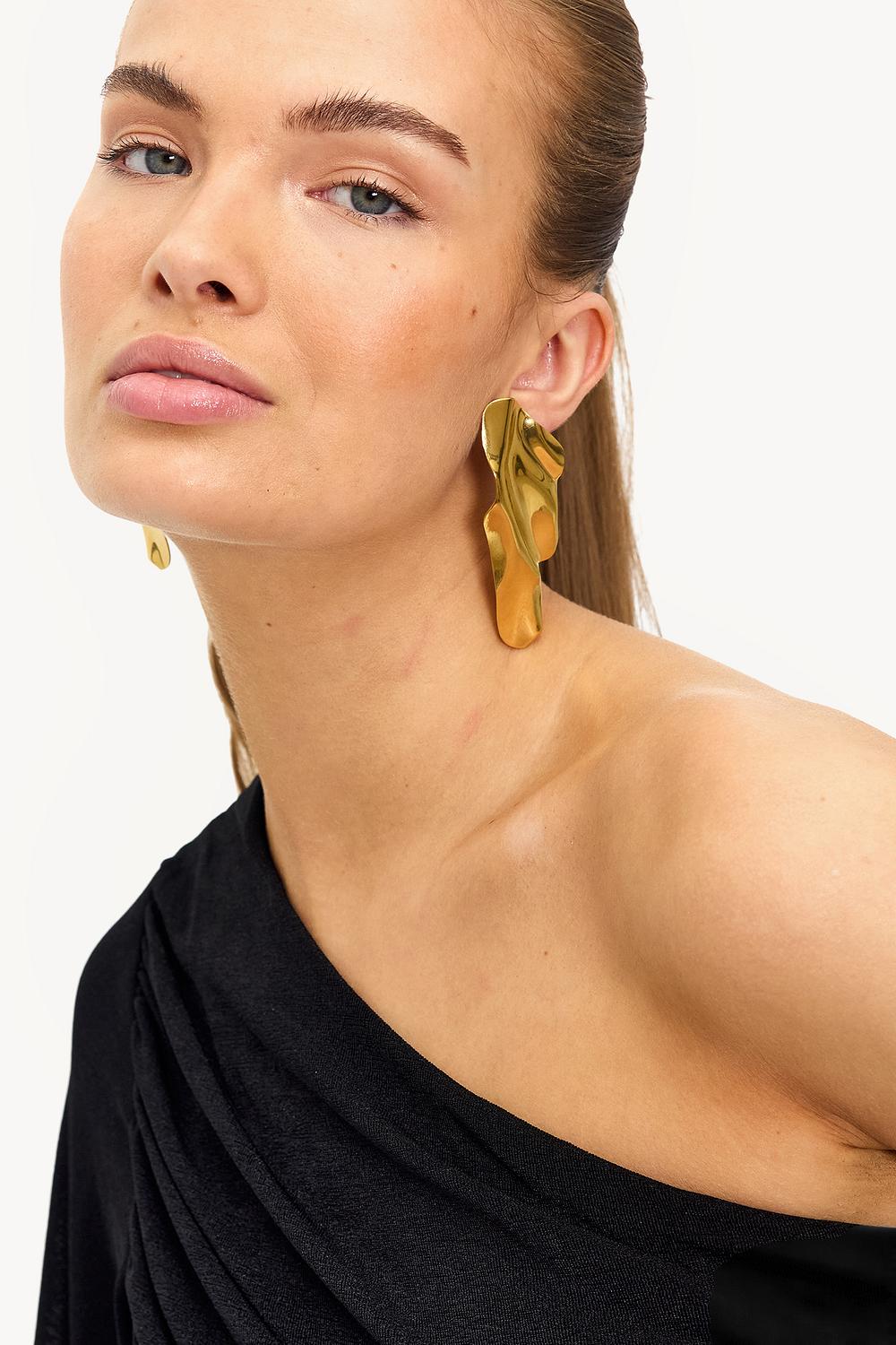 Gold earrings