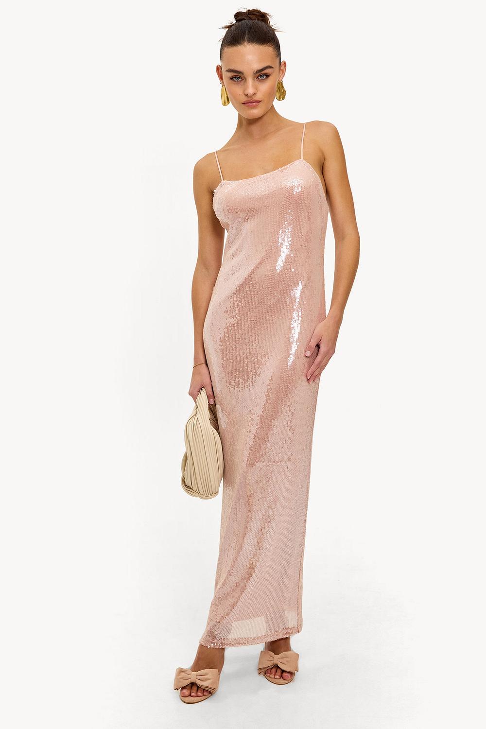 Vestido rosa con lentejuelas