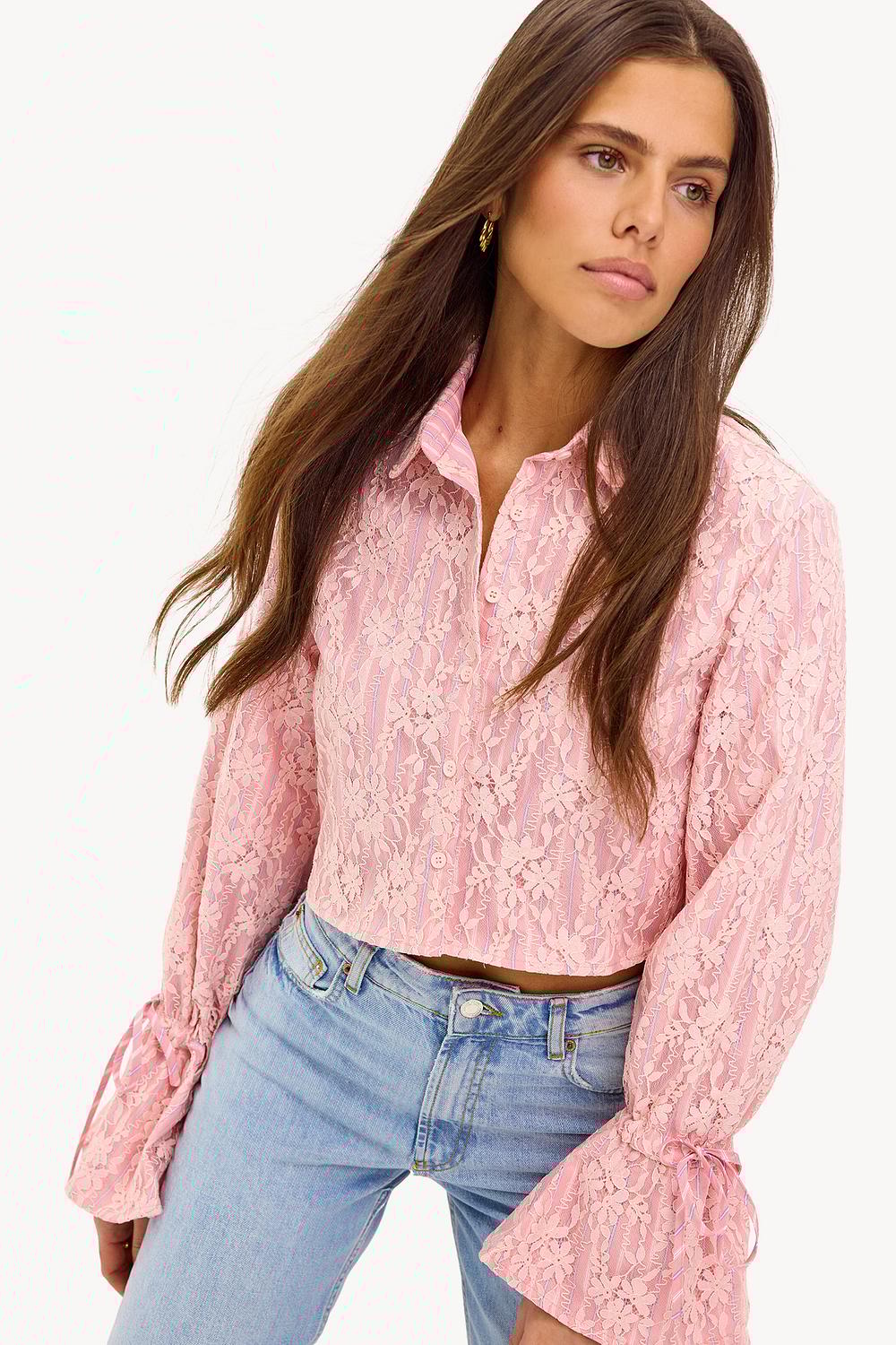 Blusa rosa con encaje