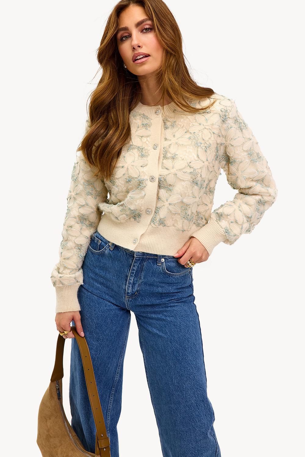 Rebeca beige con flores